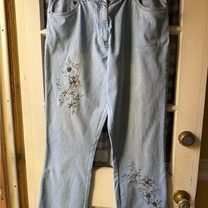 La blues Floral Embroidered Light Blue Jeans size 14 reg
